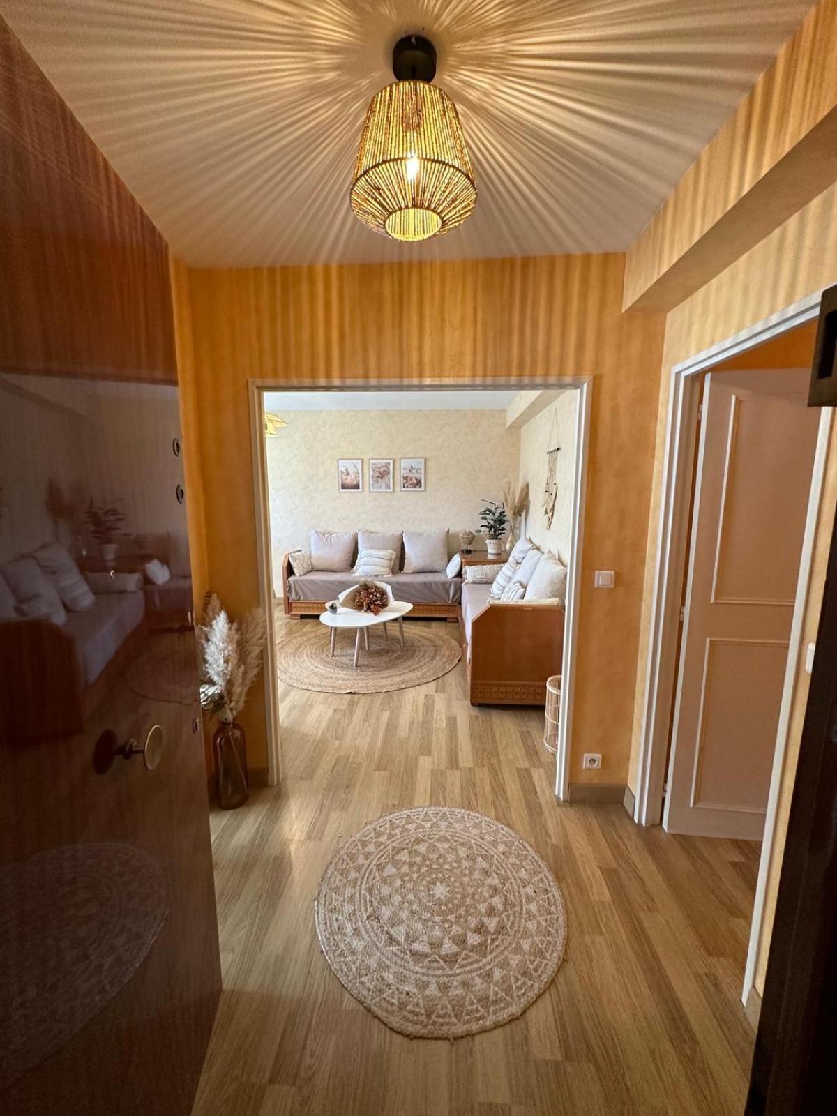 Spacieux 2 Chambres 65M2 Climatise Au Village Medieval Entre Nice Et Antibes ヴィルヌーヴ・ルベ エクステリア 写真
