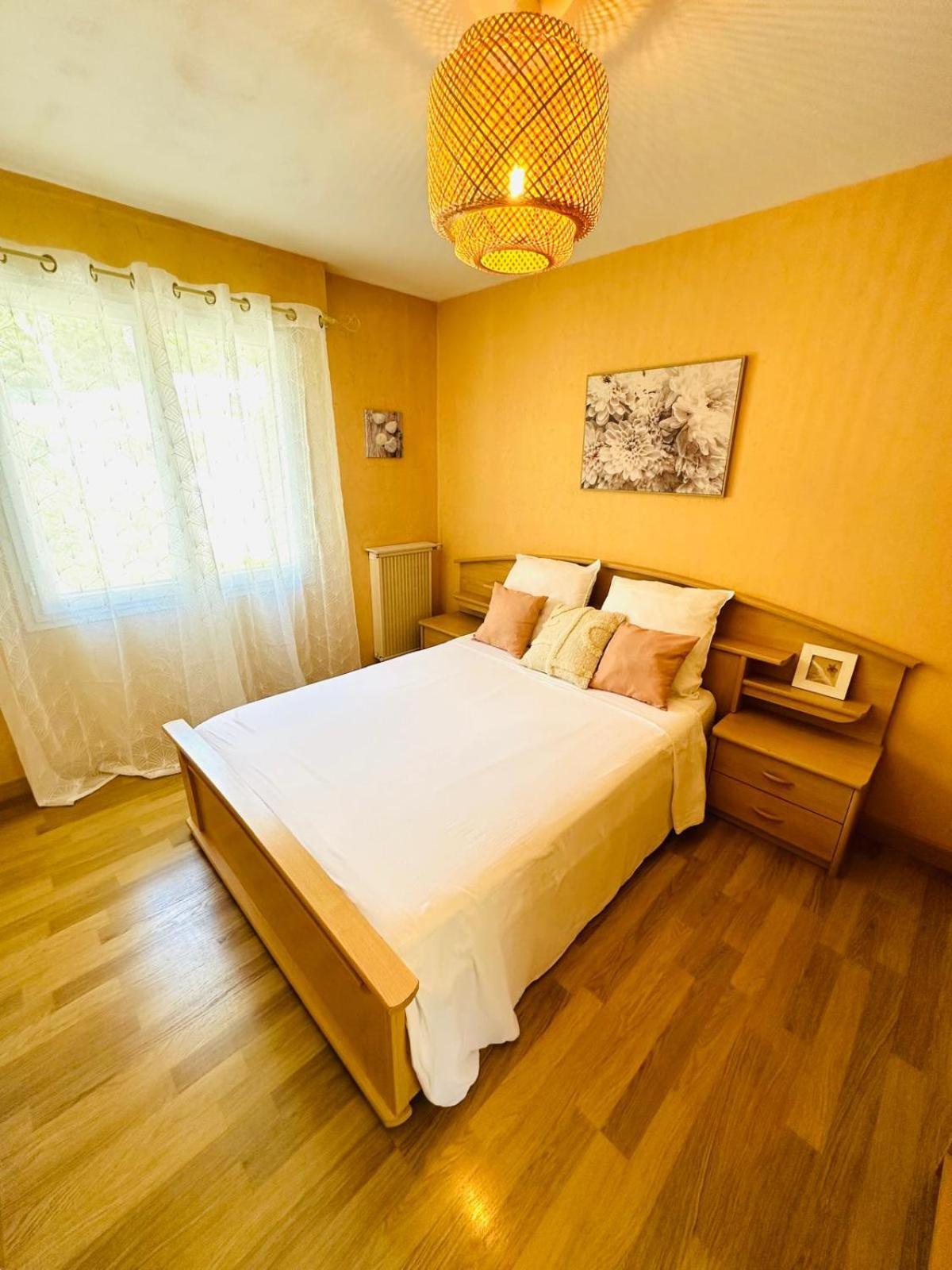 Spacieux 2 Chambres 65M2 Climatise Au Village Medieval Entre Nice Et Antibes ヴィルヌーヴ・ルベ エクステリア 写真